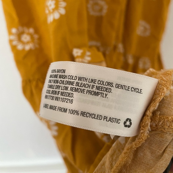 Old Navy Mustard Yellow Daisy / Sunflower Floral Sundress XS - Picture 4 of 4